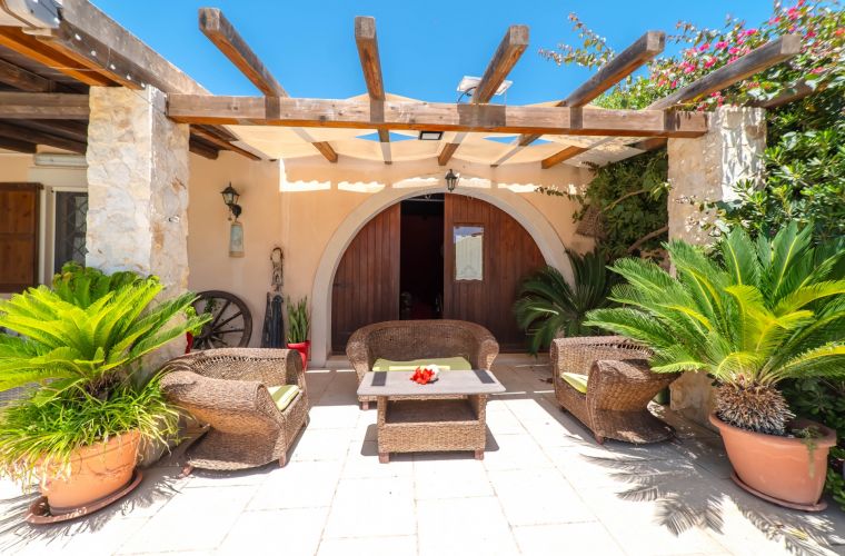 Patio of the annex facing the pool