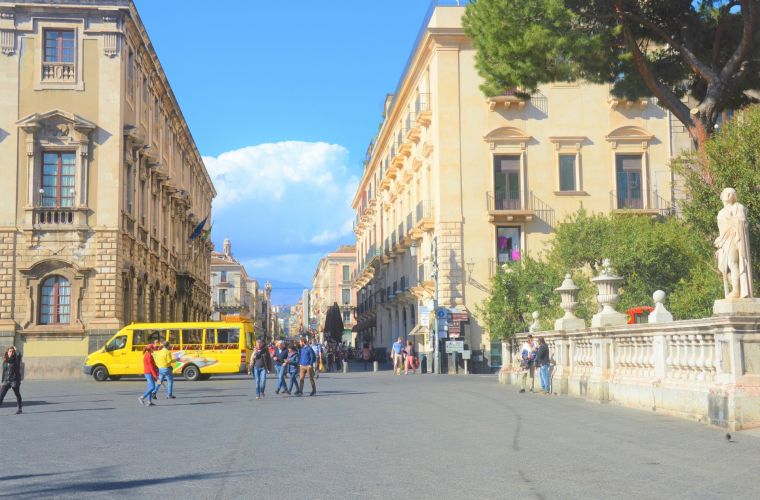 Catania Piazza Duomo, 120 km