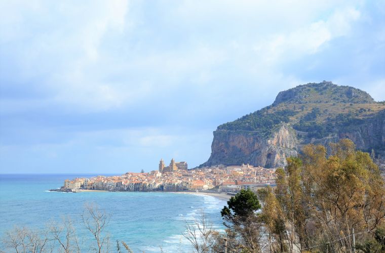 Cefalù, 60 kms away