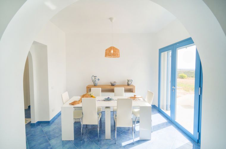 Unit B (former rural house): dining room